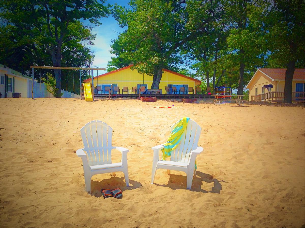 Gold Coast Family Cottages Oscoda Екстер'єр фото